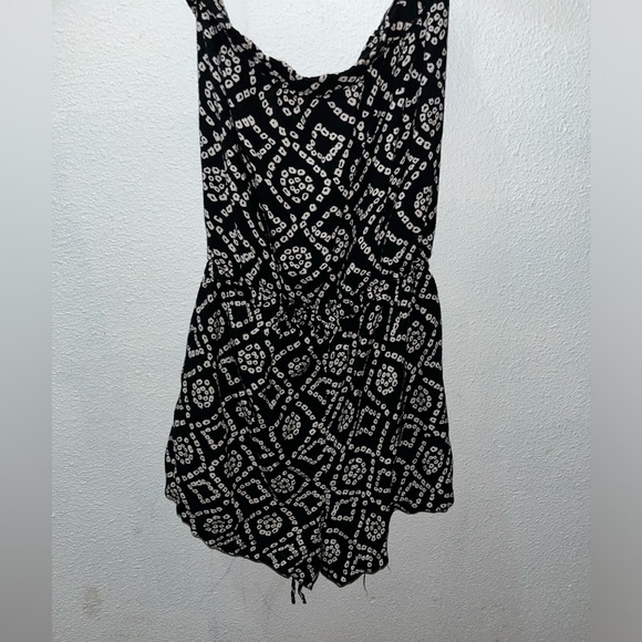 Romper - Picture 2 of 2